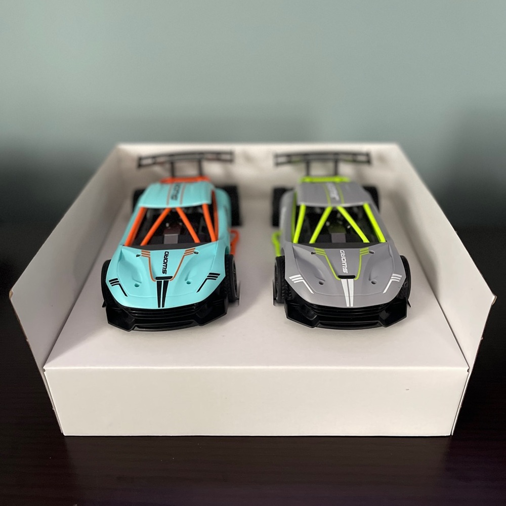 2Multi direction speed racing drift RC car rubber tires strong magnetic motor 8+